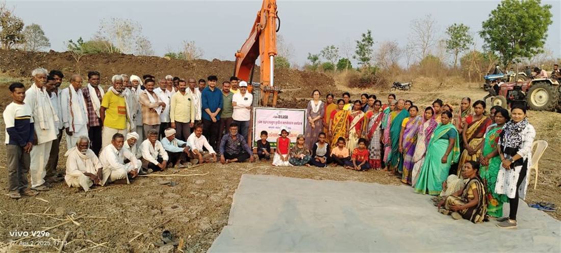Community and machinery at work on a watershed structure